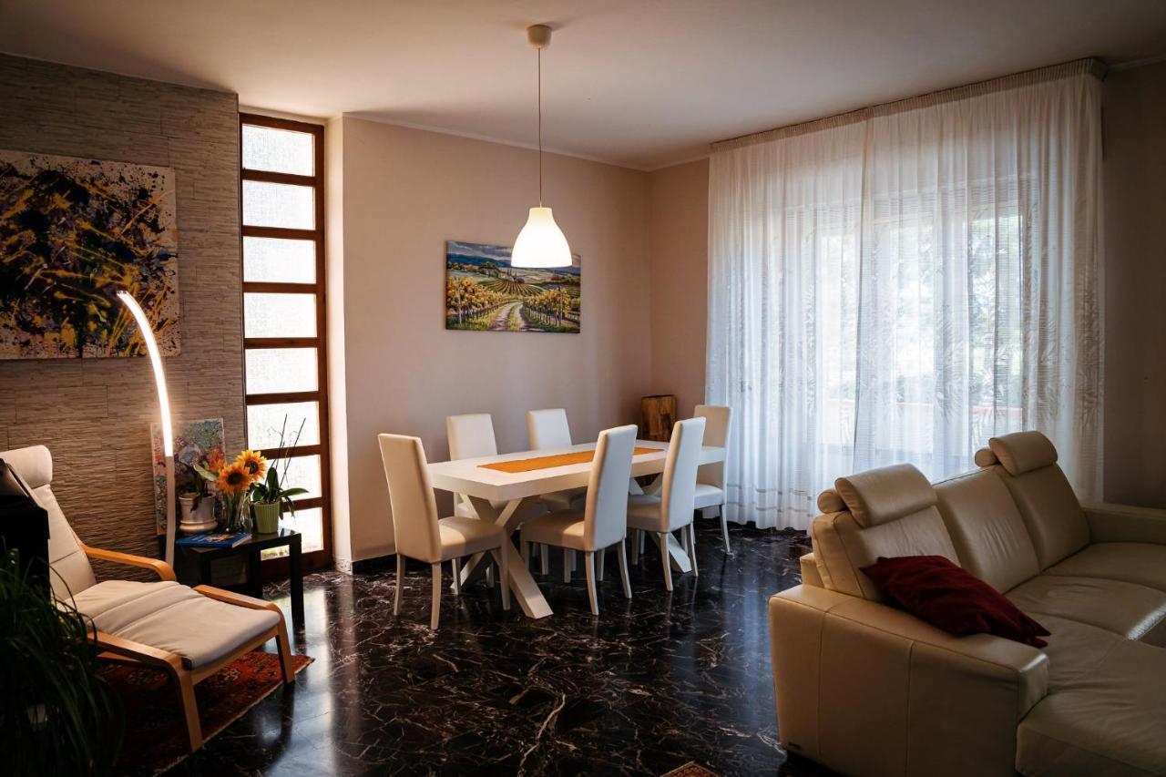 Il Girasole Bed & Breakfast Basciano Bagian luar foto
