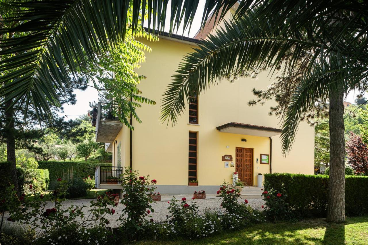 Il Girasole Bed & Breakfast Basciano Bagian luar foto