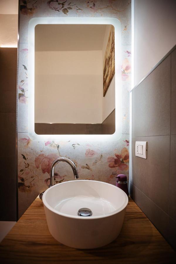 Il Girasole Bed & Breakfast Basciano Bagian luar foto