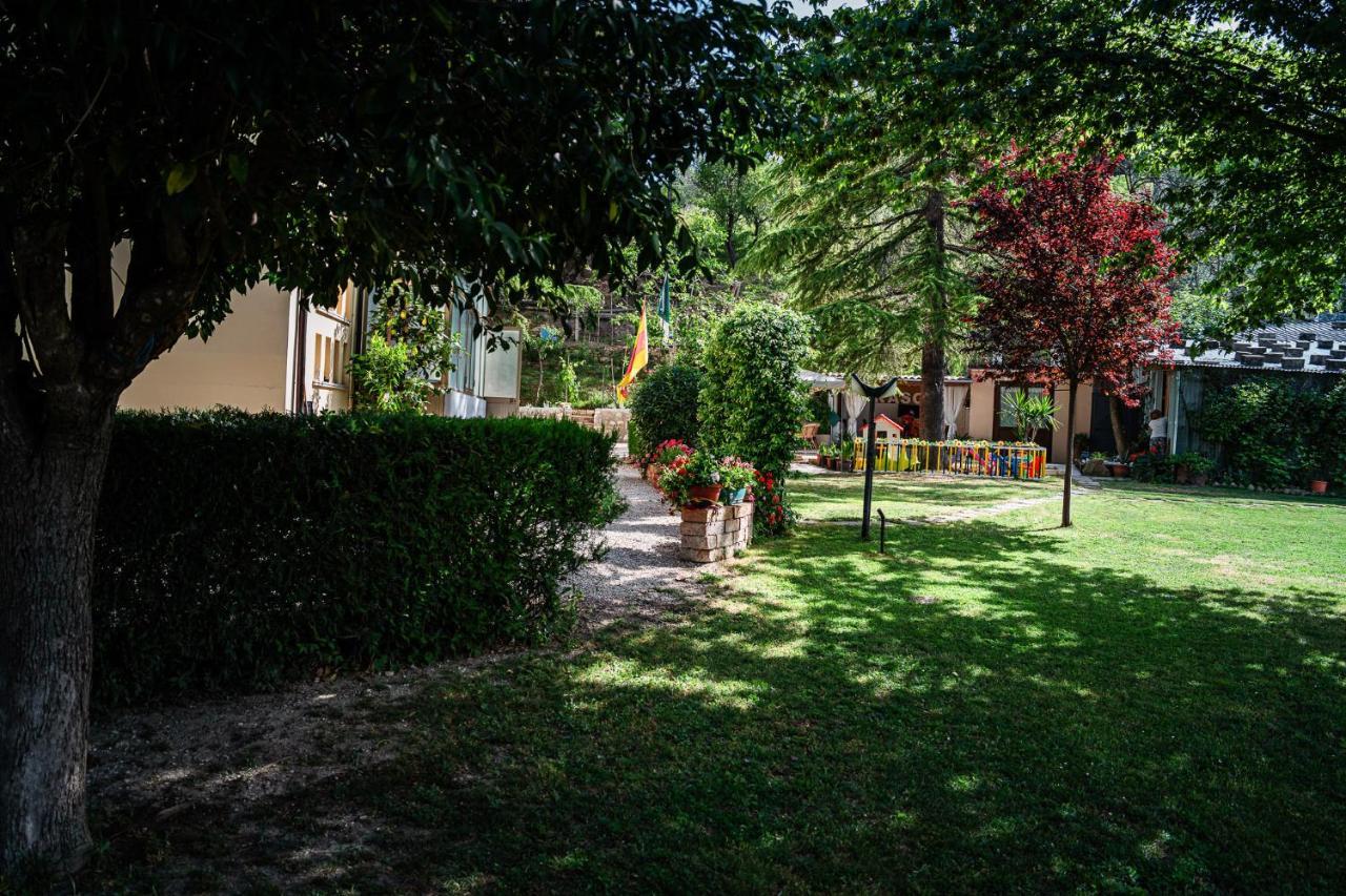 Il Girasole Bed & Breakfast Basciano Bagian luar foto