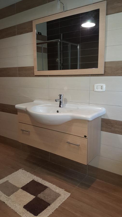 Il Girasole Bed & Breakfast Basciano Bagian luar foto