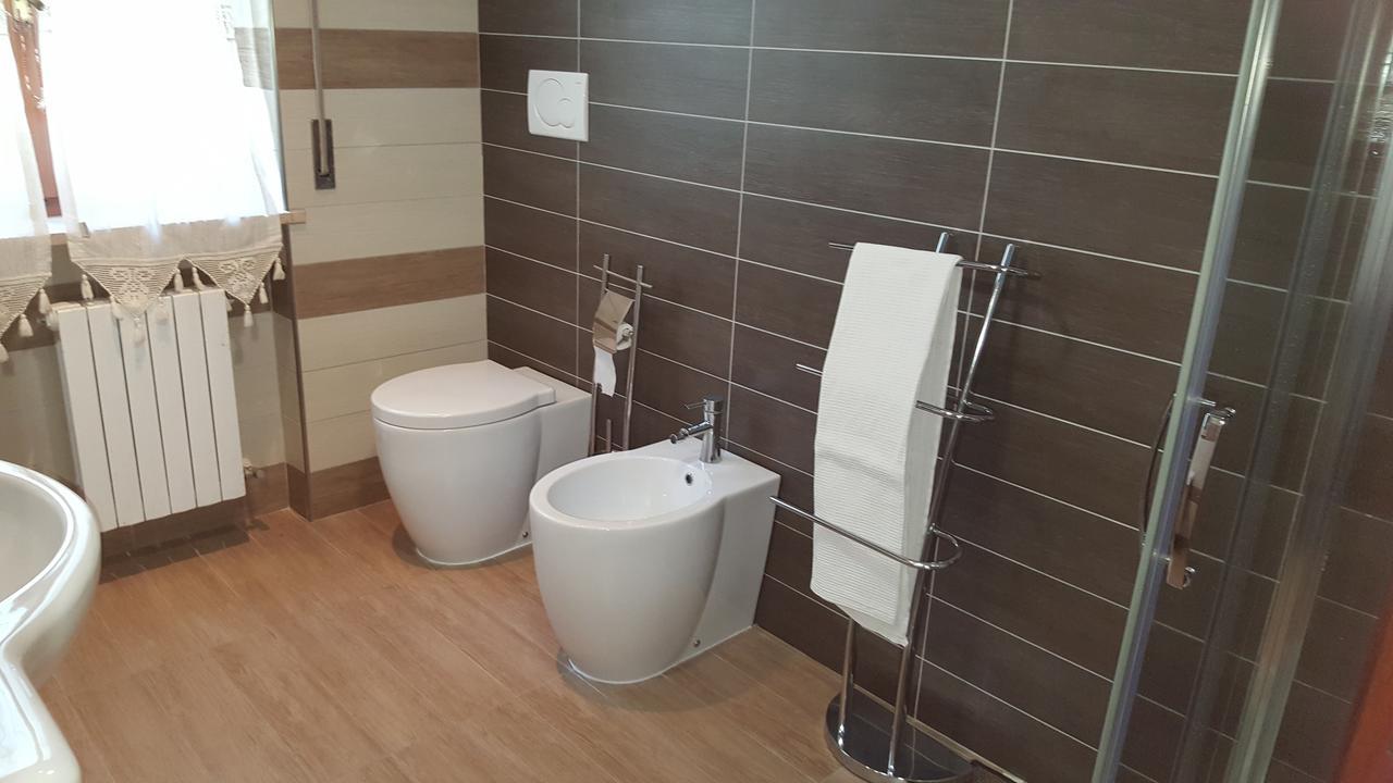Il Girasole Bed & Breakfast Basciano Bagian luar foto
