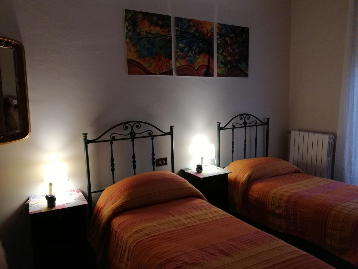 Il Girasole Bed & Breakfast Basciano Bagian luar foto