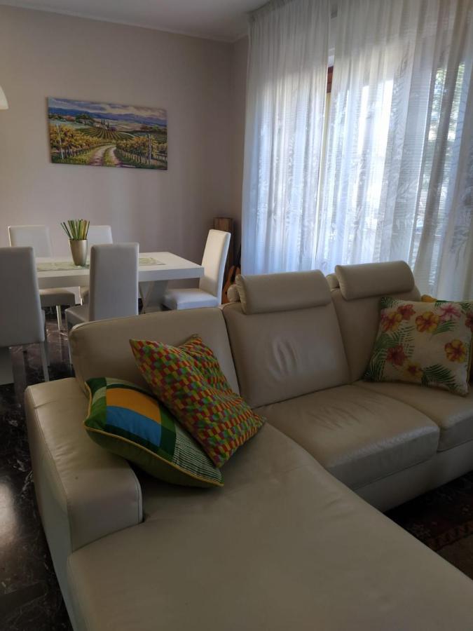 Il Girasole Bed & Breakfast Basciano Bagian luar foto